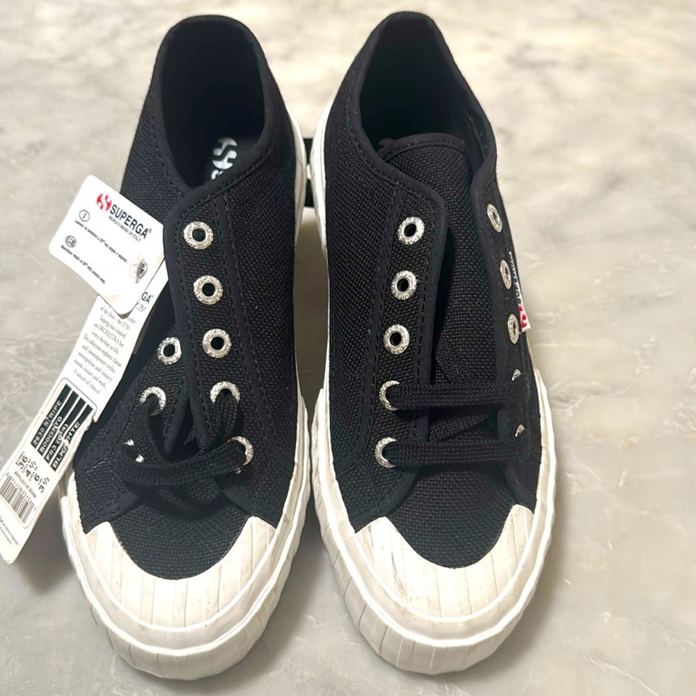 Superga 2630 stripe sneaker unisex. usa men's -4/12 usa women's -6 black. No box